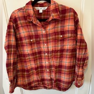 3/$15 Old Navy Boyfriend button down flannel shirt with two front pockets